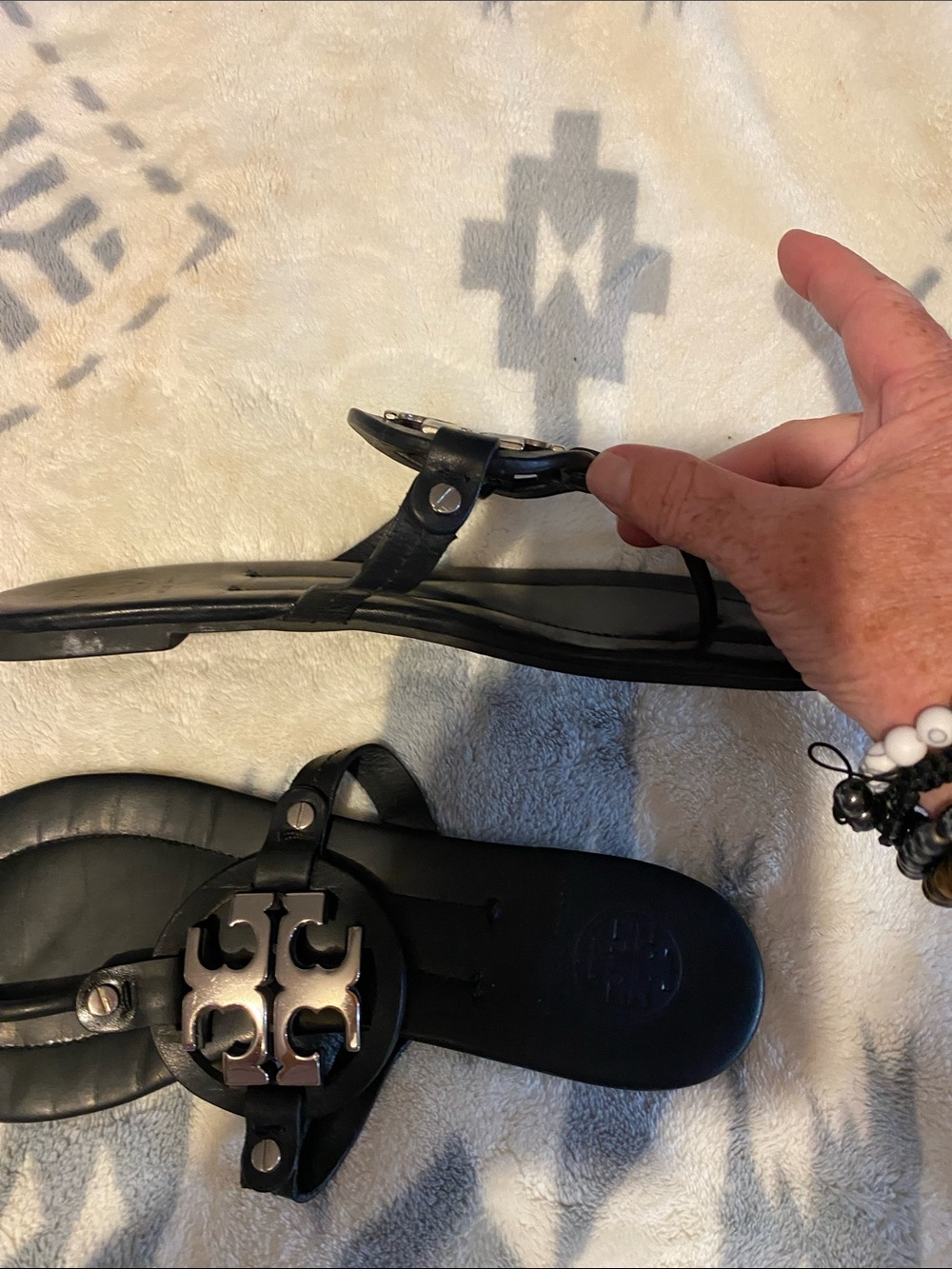 Tory Burch Black Logo Thong Sandals - Picture 5 of 11